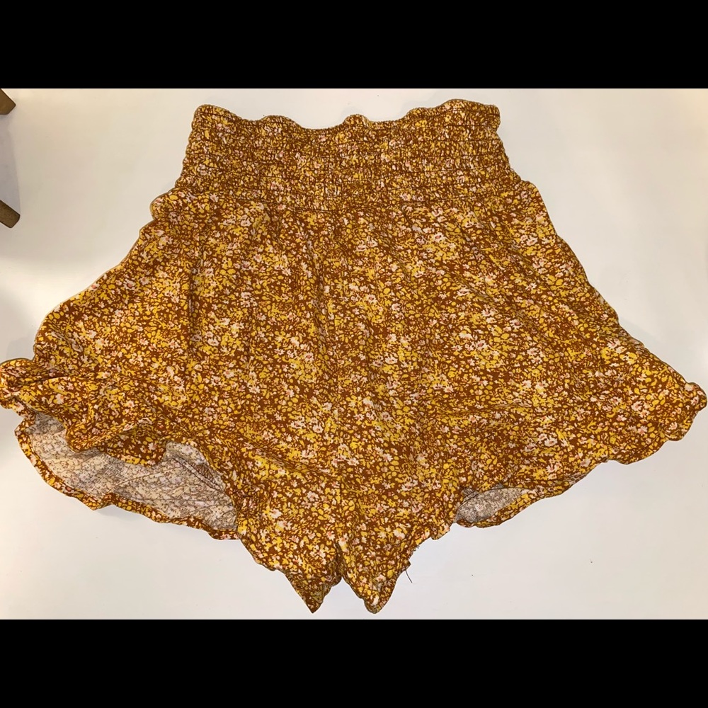 Wild Fable floral patterned shorts size M